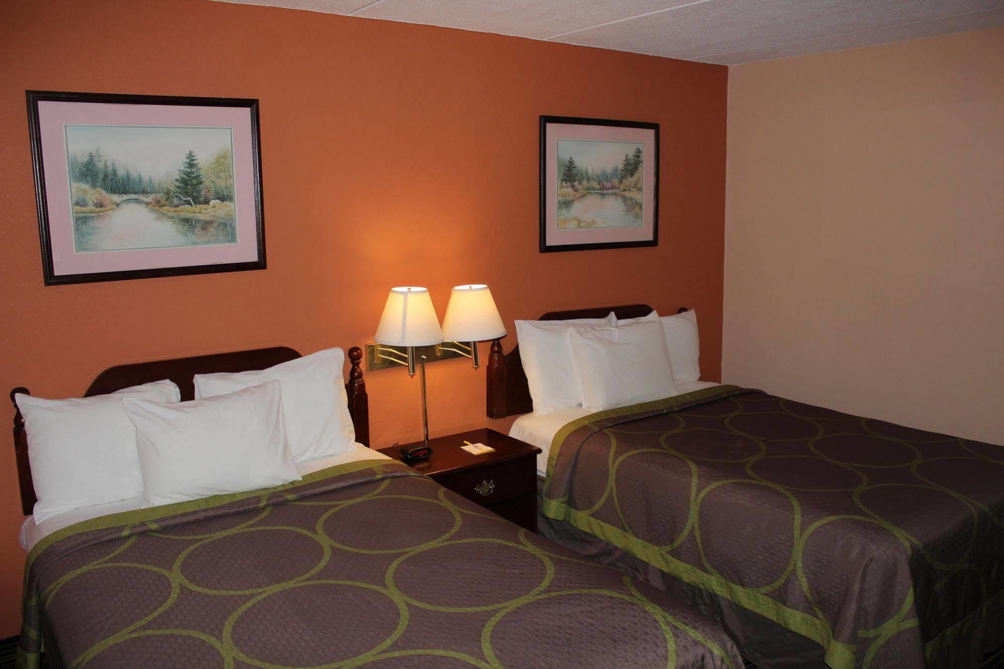 Days Inn By Wyndham Lenox Ma Екстериор снимка