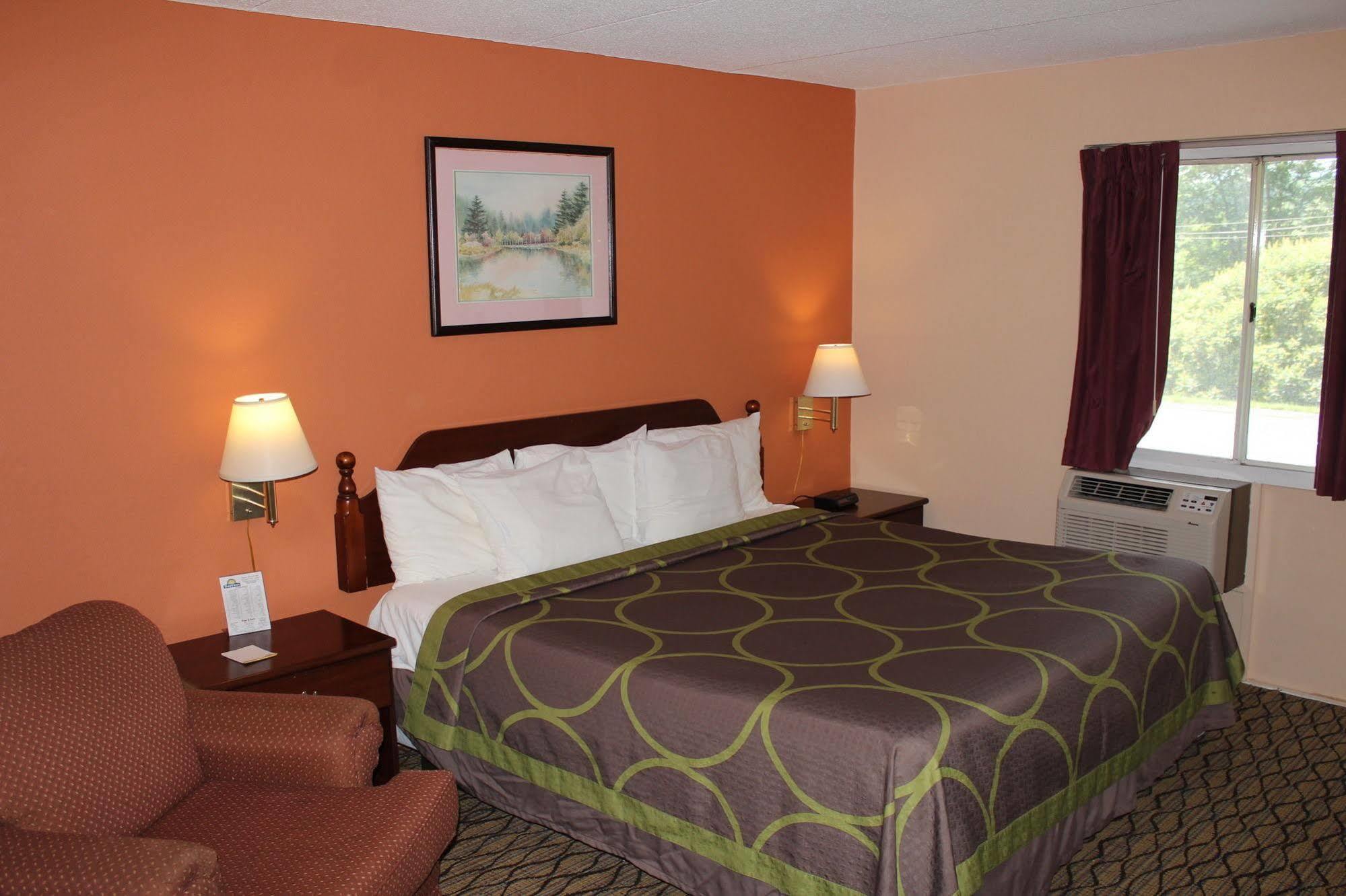 Days Inn By Wyndham Lenox Ma Екстериор снимка