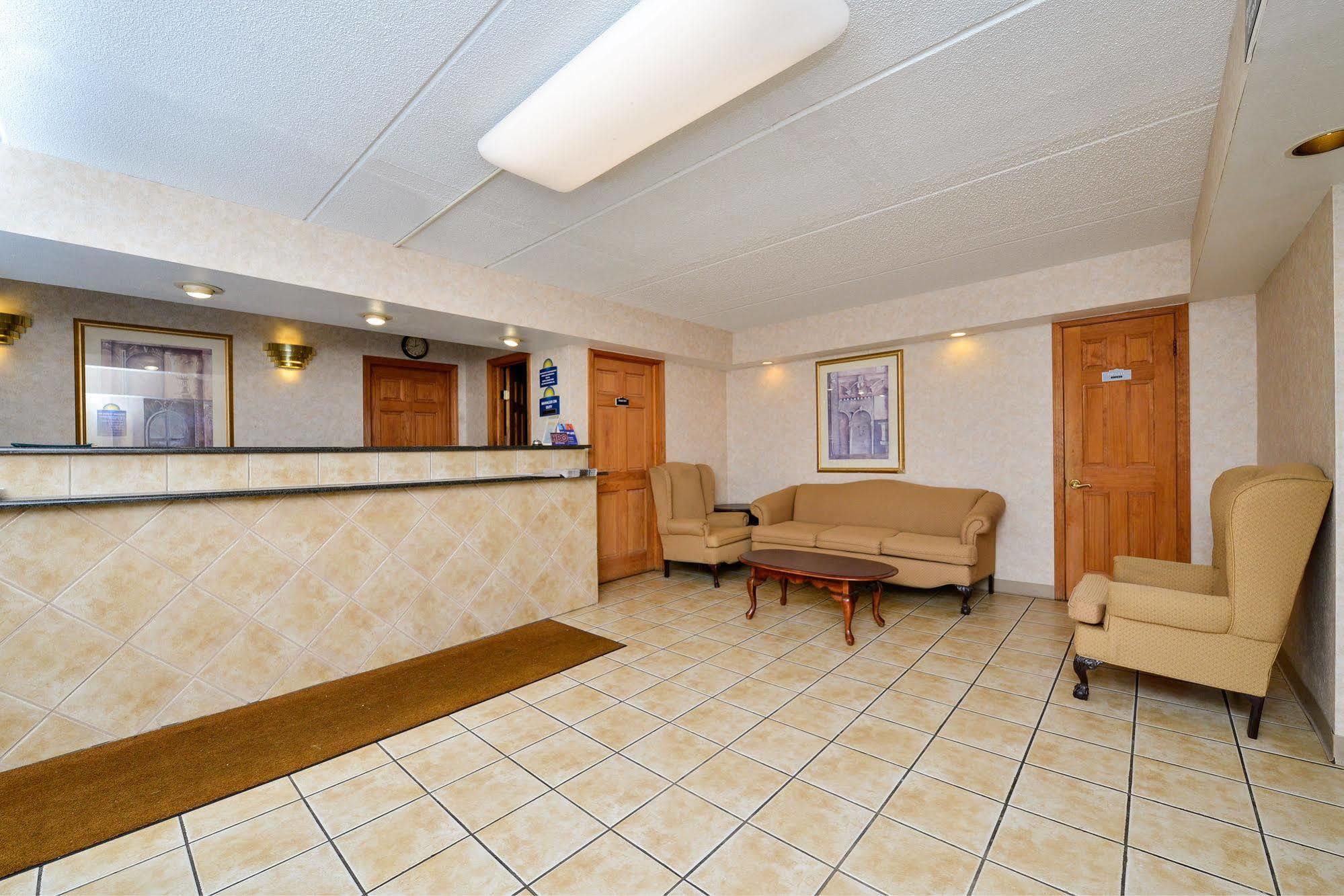 Days Inn By Wyndham Lenox Ma Екстериор снимка