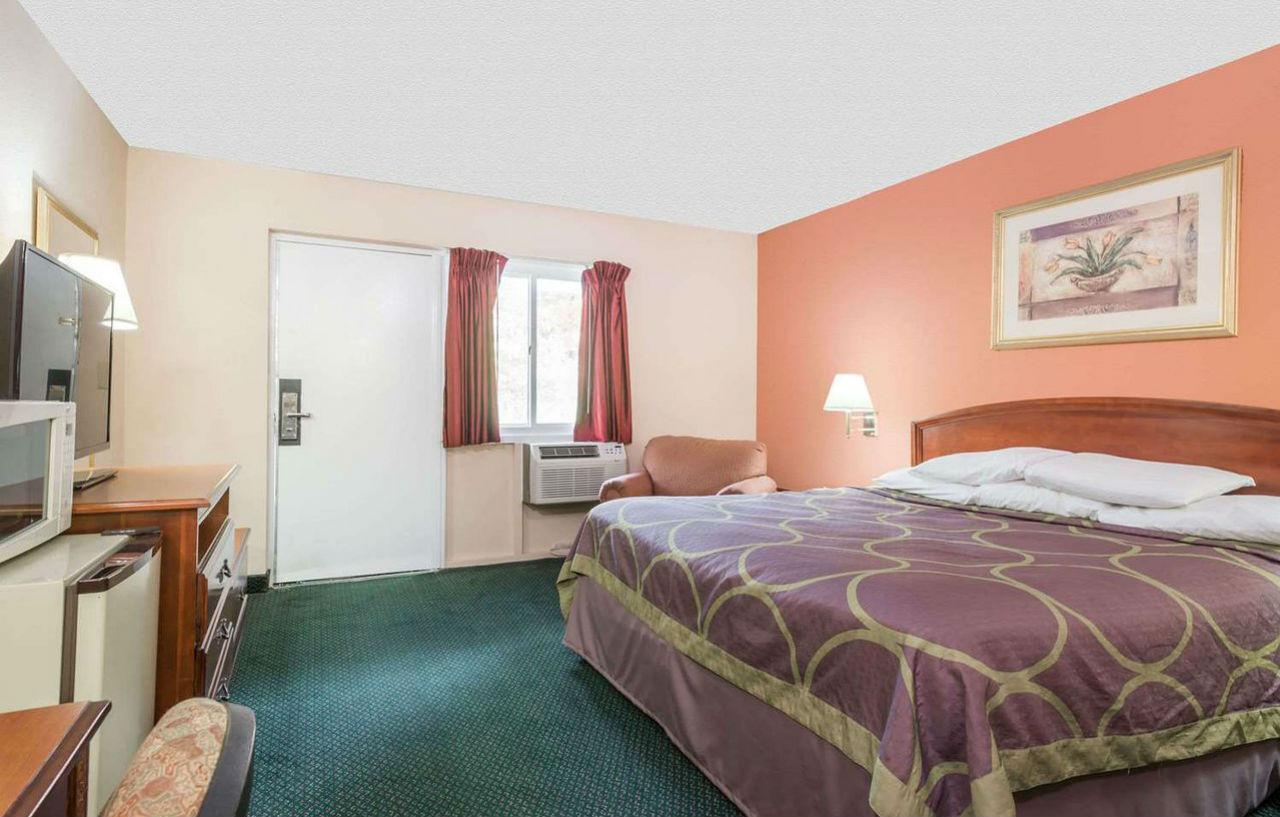 Days Inn By Wyndham Lenox Ma Екстериор снимка